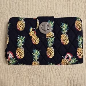NWT Vera Bradley Ladies RFID Turnlock Wallet, "Toucan Party"